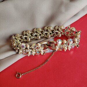 GOLDEN BEAUTY, VINTAGE MULTI-STONE AND PEARL BRACELET. 7 INCHES LONG